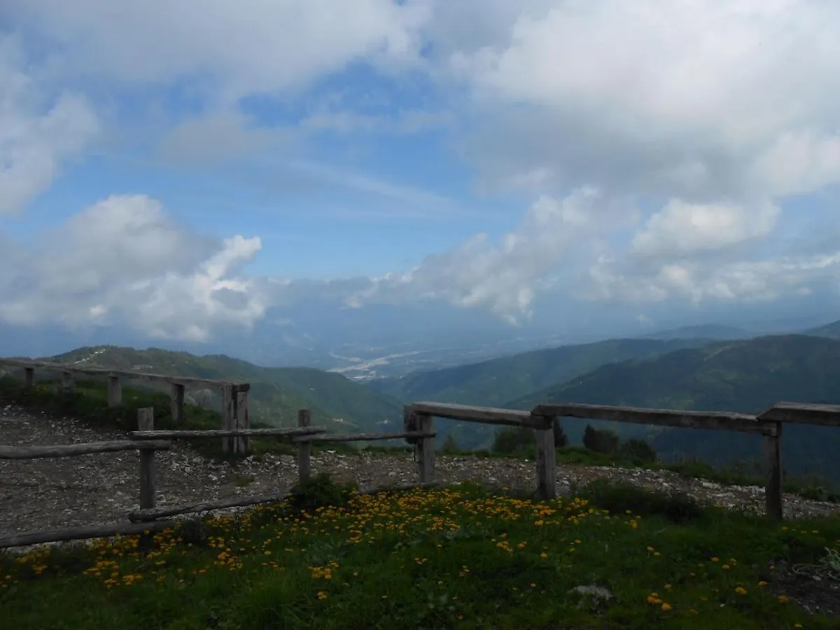 ファームステイ Agriturismo La Casa Nei Boschi Colderu イタリア